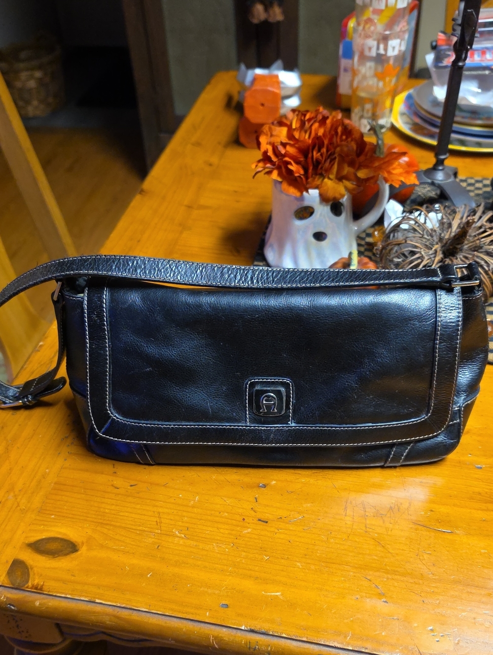 Etienne Aigner Black Leather Shoulder Bag with Silver Turn-Lock